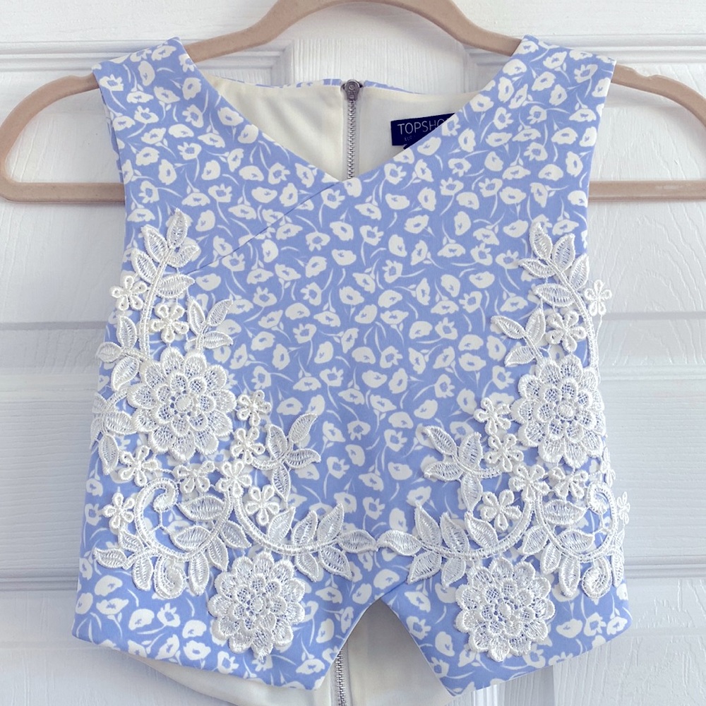 TOPSHOP Blue Flower and Lace Crop Vest SZ 4